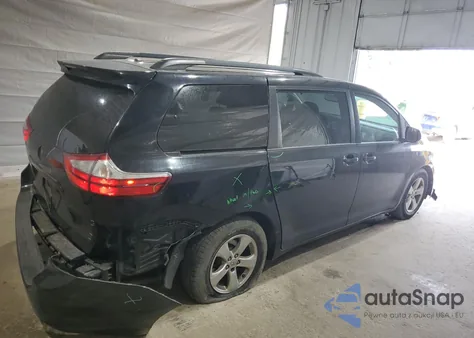 2015 Toyota Sienna Le z USA, uszkodzony, nr VIN 5TDKK3DC8FS585022